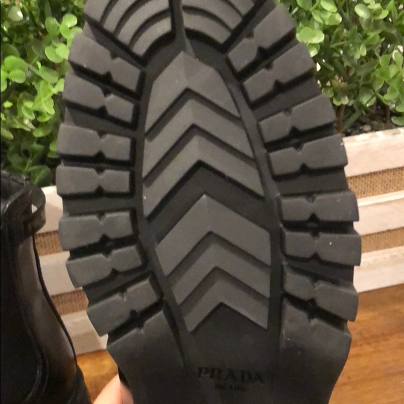 new PRADA Leather Wing-Tip Chelsea Boots - Picture 9 of 12